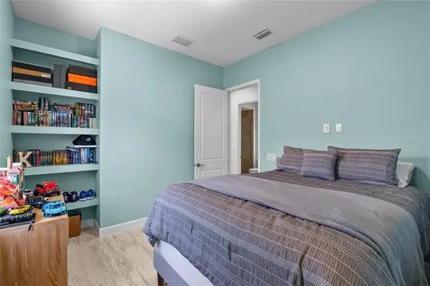 319 Compass Point Drive Bradenton FL 34209
