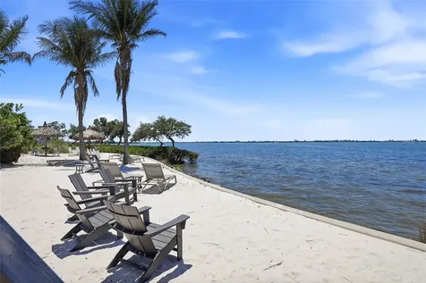 319 Compass Point Drive Bradenton FL 34209
