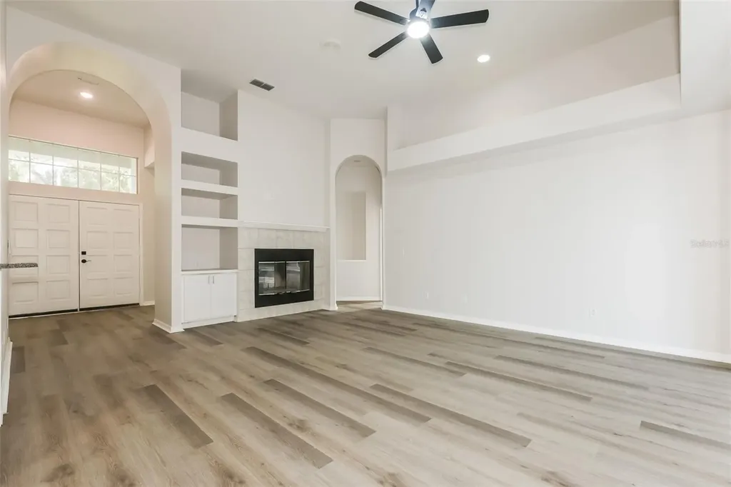 3810 Spruce Pine Drive Valrico FL 33596