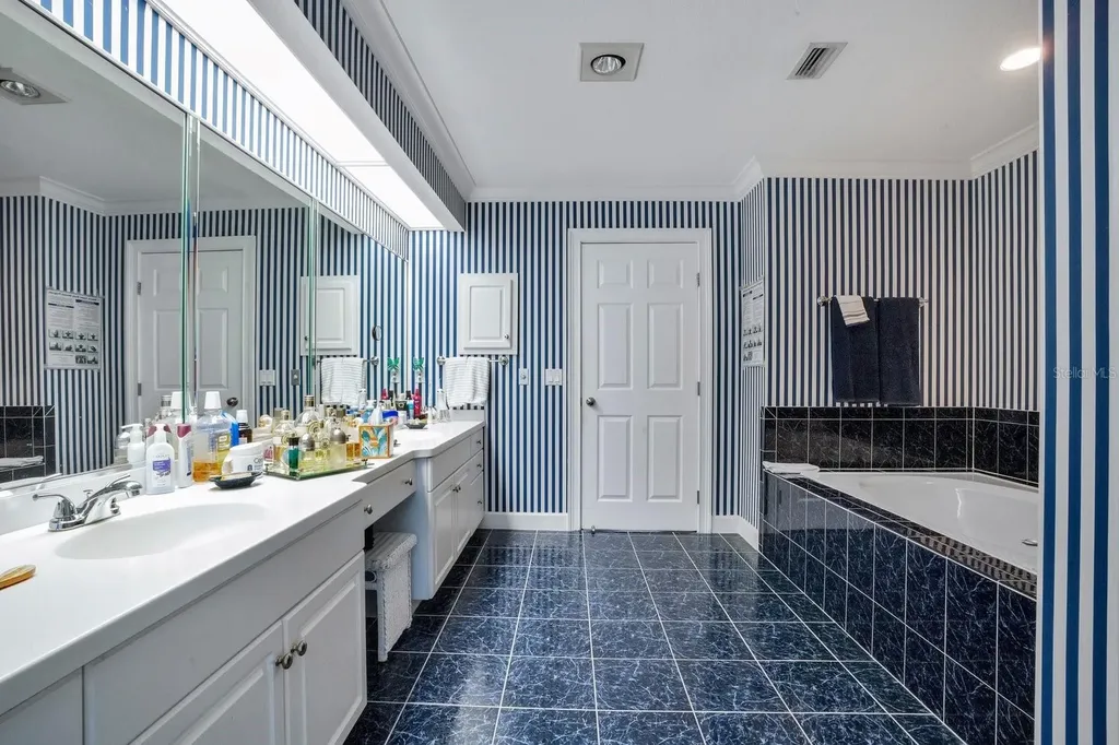 1451 Hollingsworth Oaks Drive Lakeland FL 33803