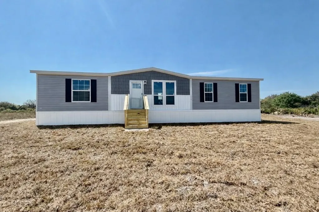 19520 NW 260th Street Okeechobee FL 34972