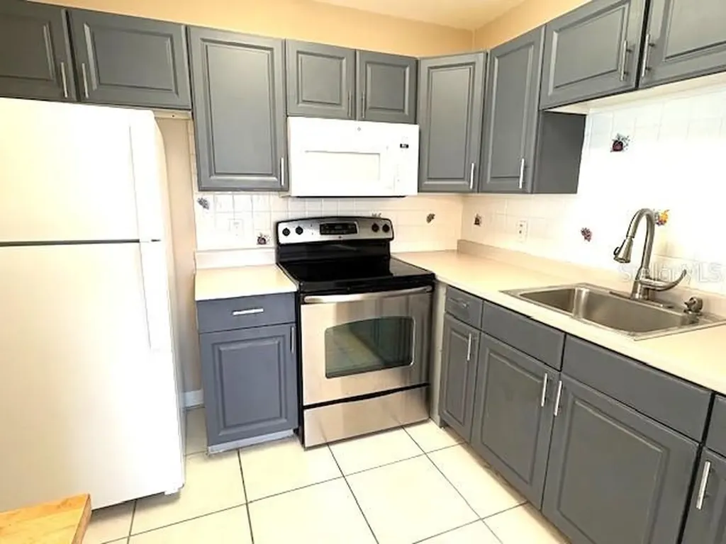 202 Bedford Trail Sun City Center FL 33573