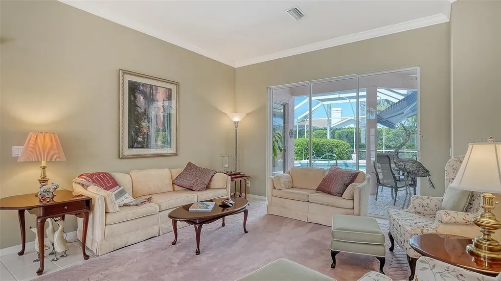 5270 Far Oak Circle Sarasota FL 34238
