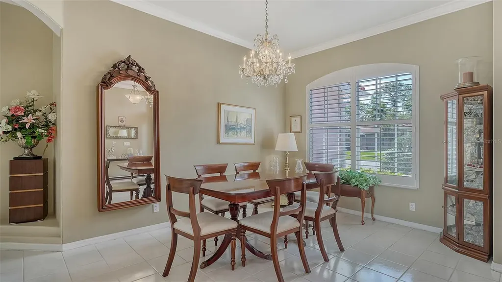 5270 Far Oak Circle Sarasota FL 34238