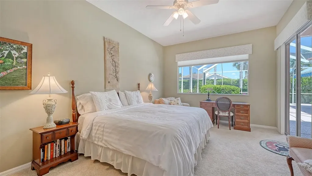 5270 Far Oak Circle Sarasota FL 34238