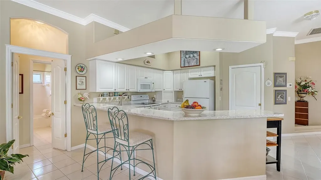 5270 Far Oak Circle Sarasota FL 34238
