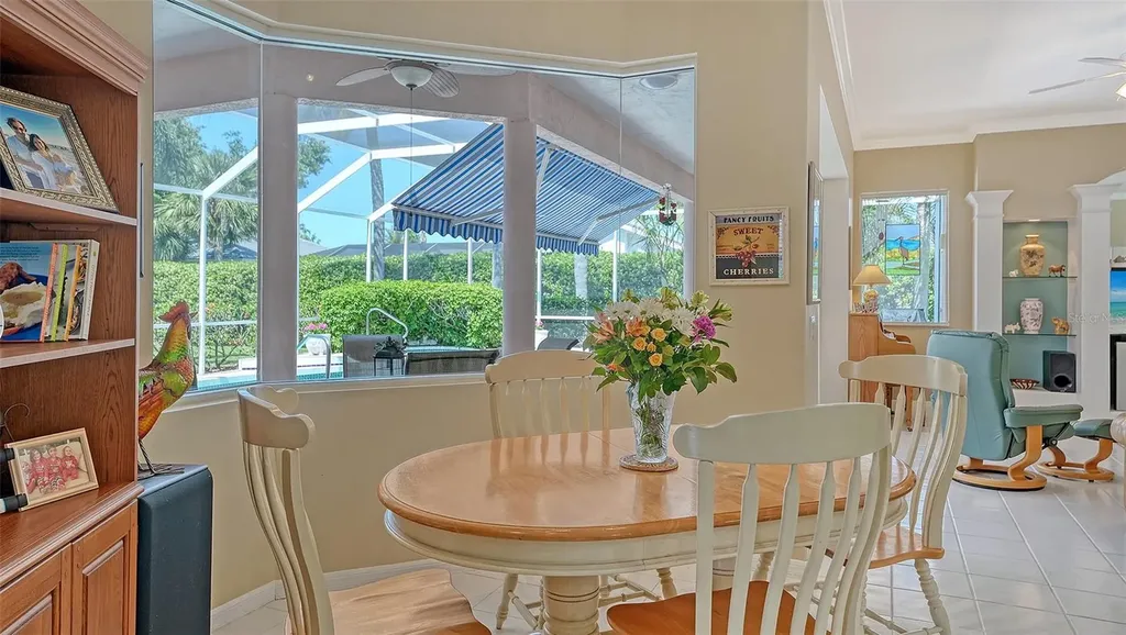 5270 Far Oak Circle Sarasota FL 34238