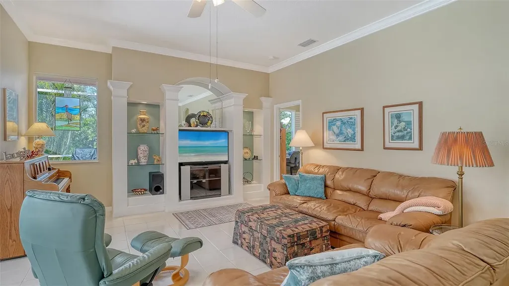 5270 Far Oak Circle Sarasota FL 34238