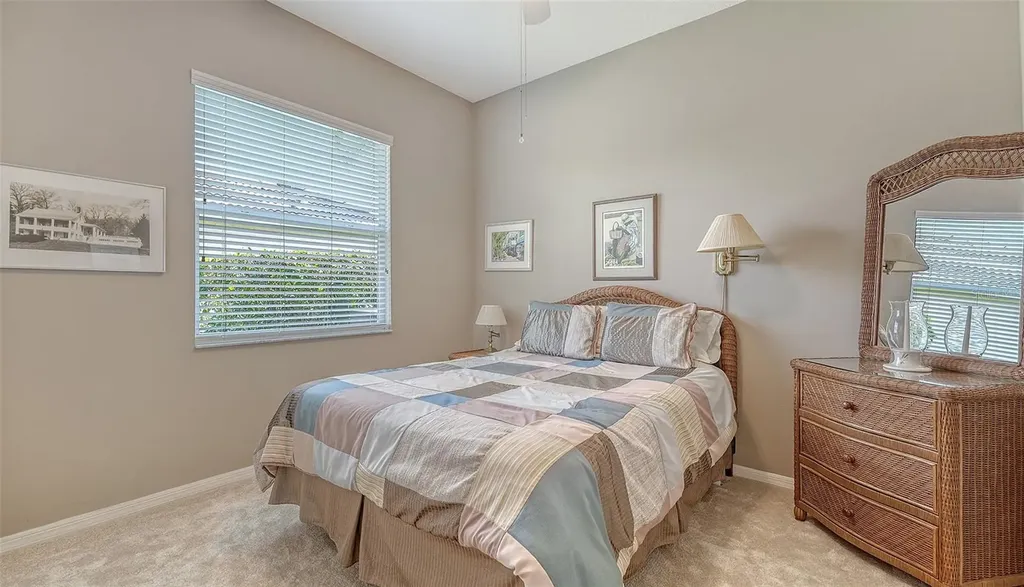 5270 Far Oak Circle Sarasota FL 34238