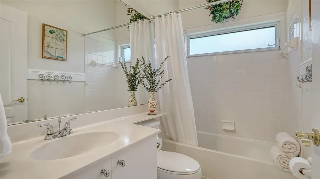5270 Far Oak Circle Sarasota FL 34238