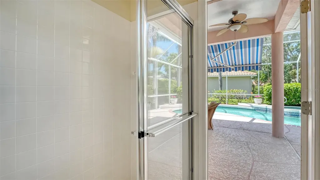 5270 Far Oak Circle Sarasota FL 34238