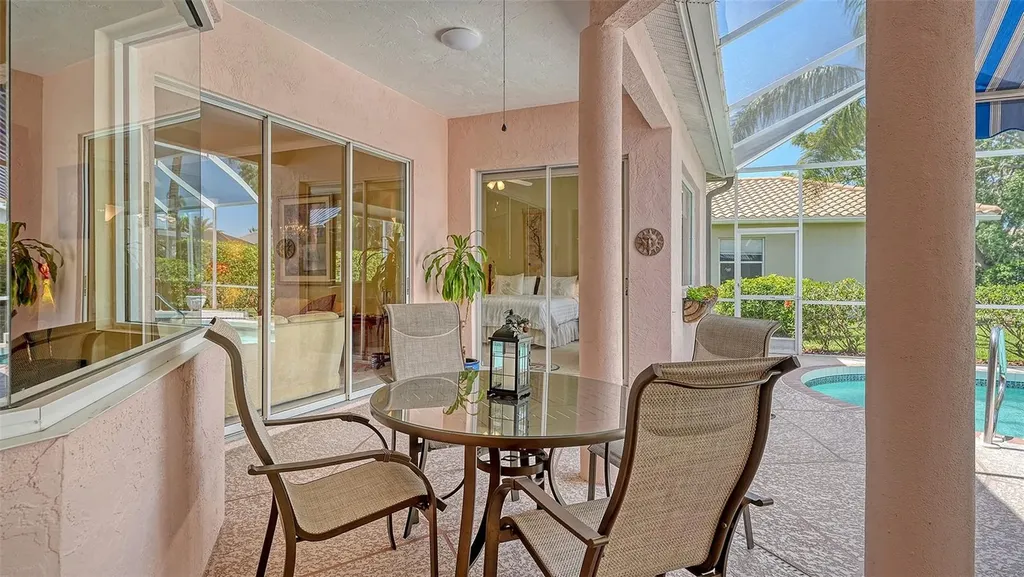 5270 Far Oak Circle Sarasota FL 34238