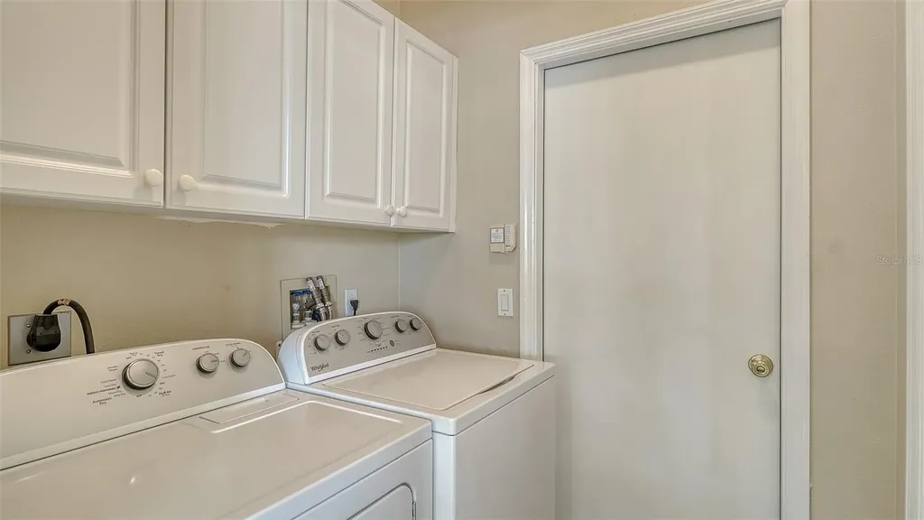 5270 Far Oak Circle Sarasota FL 34238