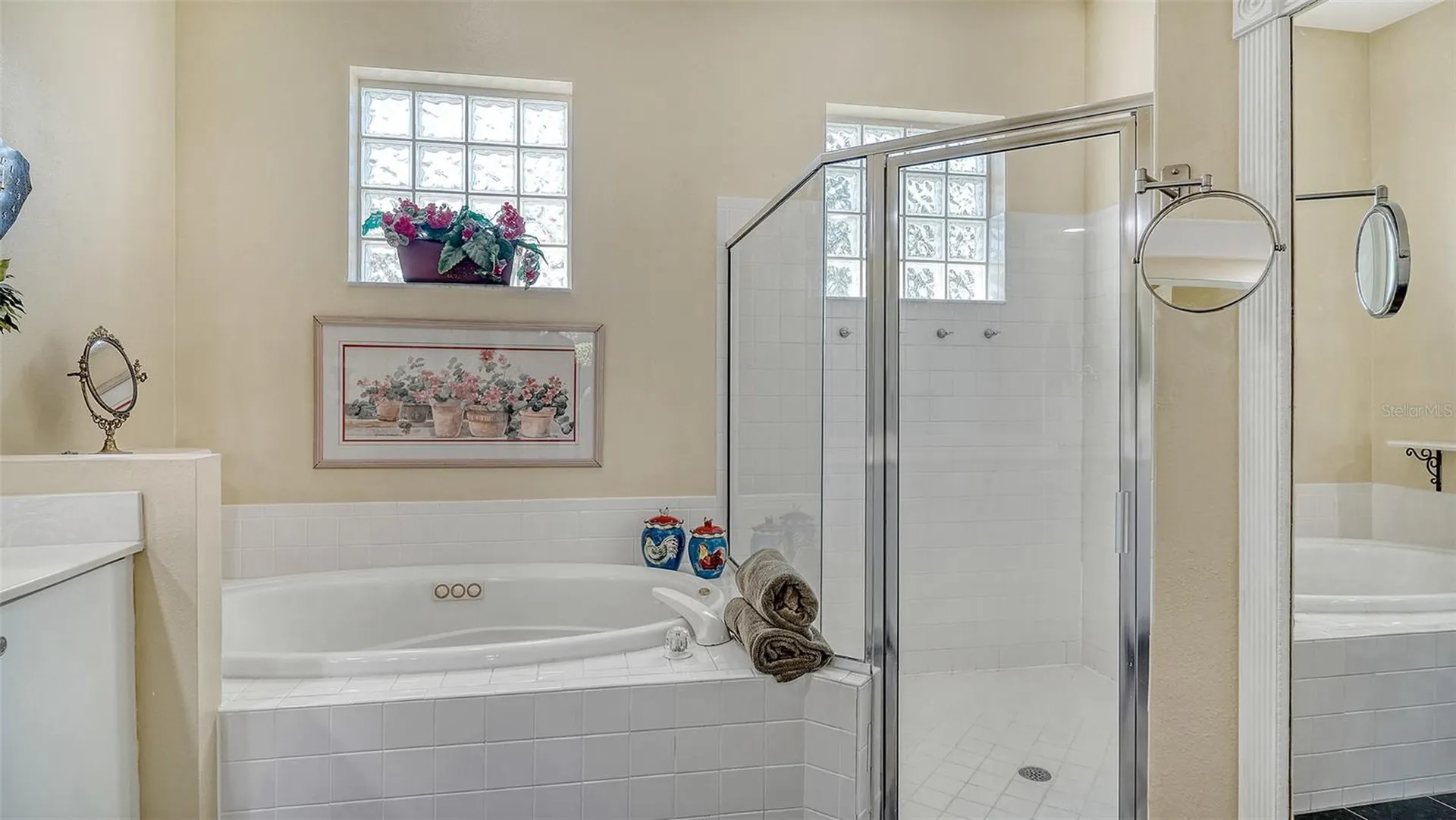 5270 Far Oak Circle Sarasota FL 34238