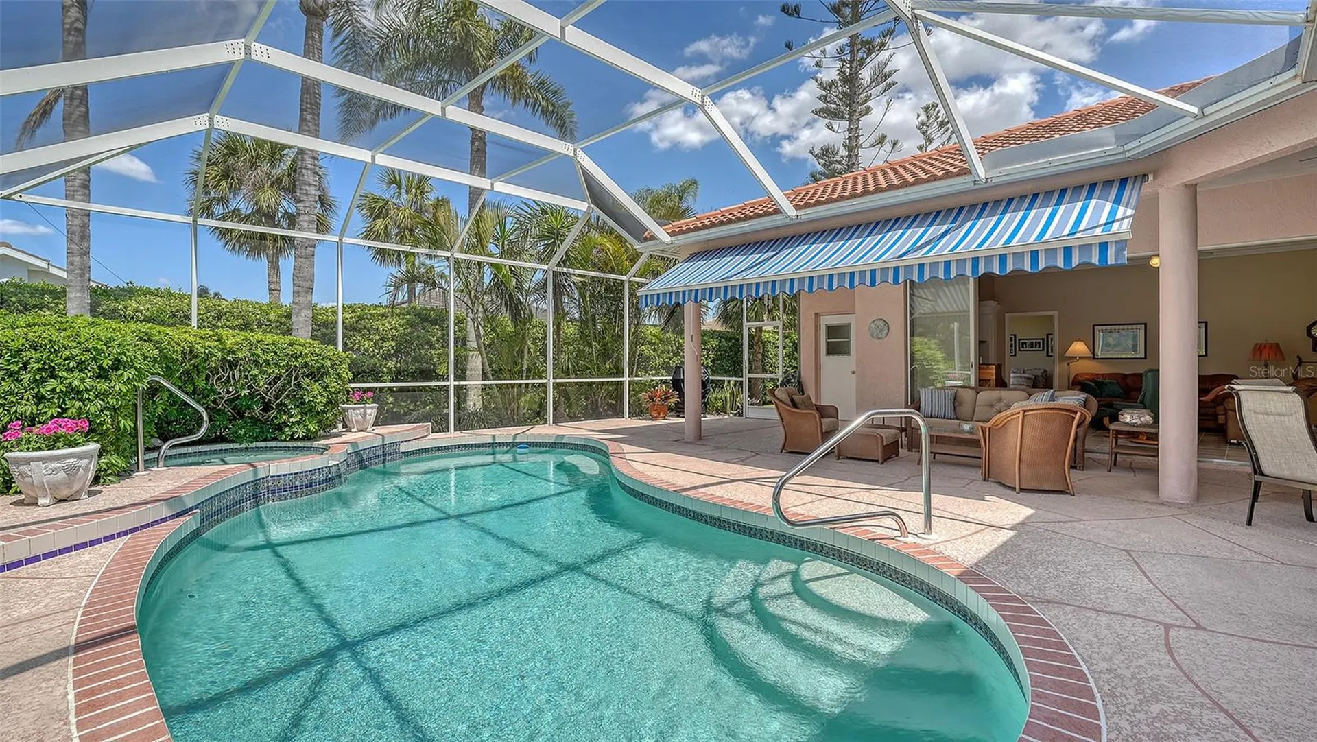 5270 Far Oak Circle Sarasota FL 34238