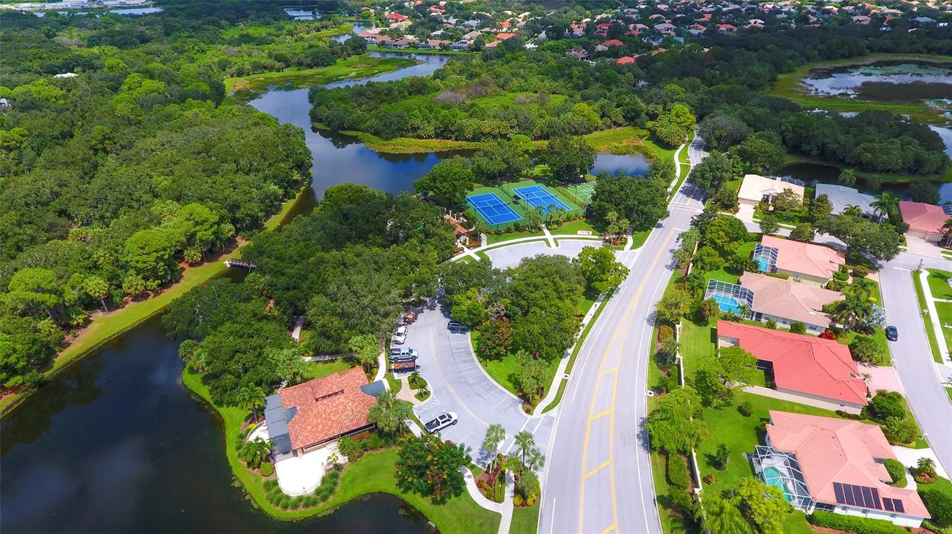 5270 Far Oak Circle Sarasota FL 34238