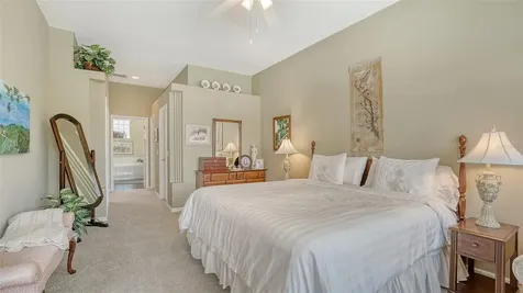 5270 Far Oak Circle Sarasota FL 34238