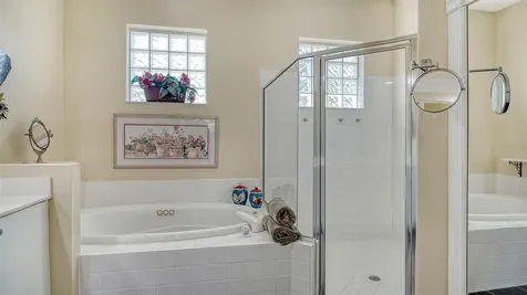 5270 Far Oak Circle Sarasota FL 34238