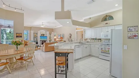 5270 Far Oak Circle Sarasota FL 34238