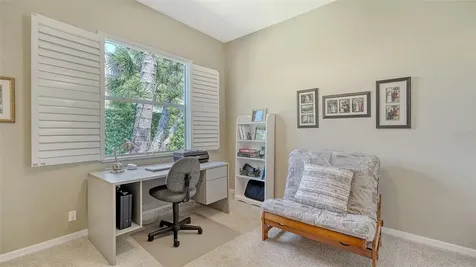 5270 Far Oak Circle Sarasota FL 34238