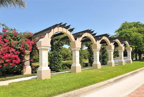 5270 Far Oak Circle Sarasota FL 34238