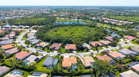 5270 Far Oak Circle Sarasota FL 34238