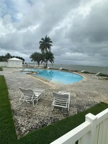 Km 7 El Charlie Loiza PR 00772