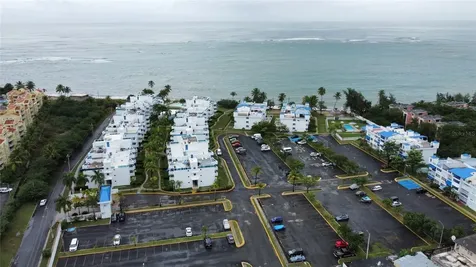 Km 7 El Charlie Loiza PR 00772