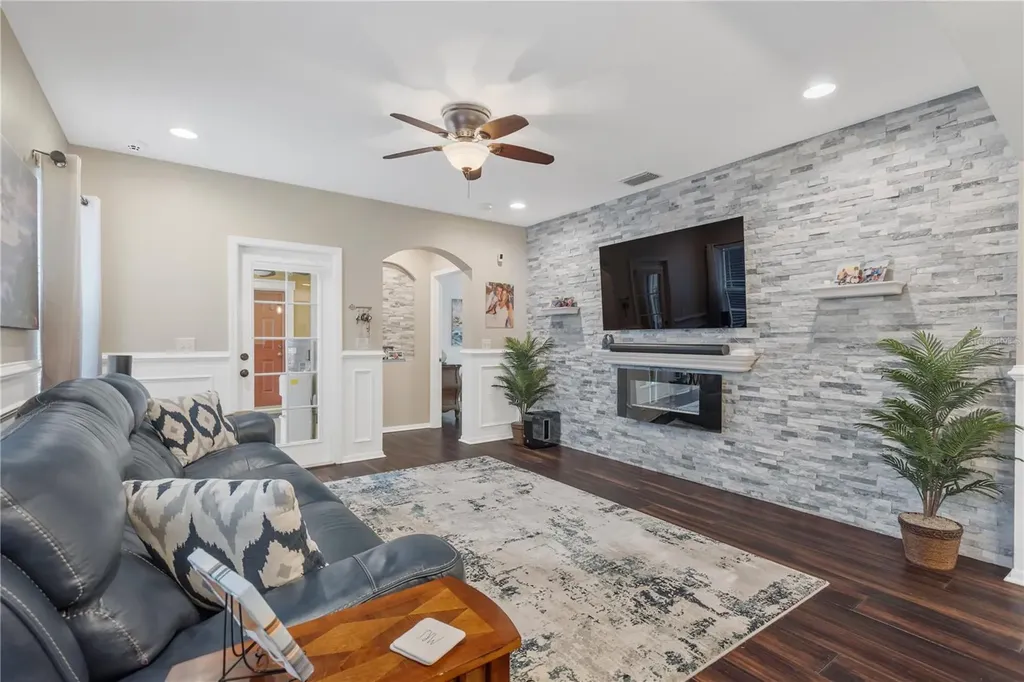 5959 Beaconpark Street Lithia FL 33547