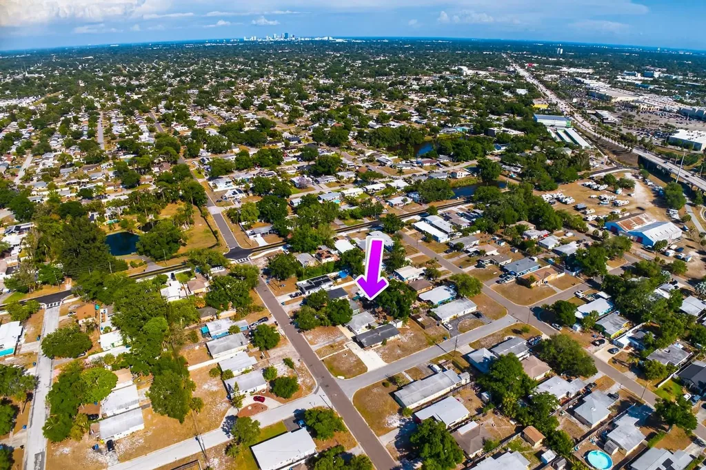 7142 34th Avenue N St Petersburg FL 33710