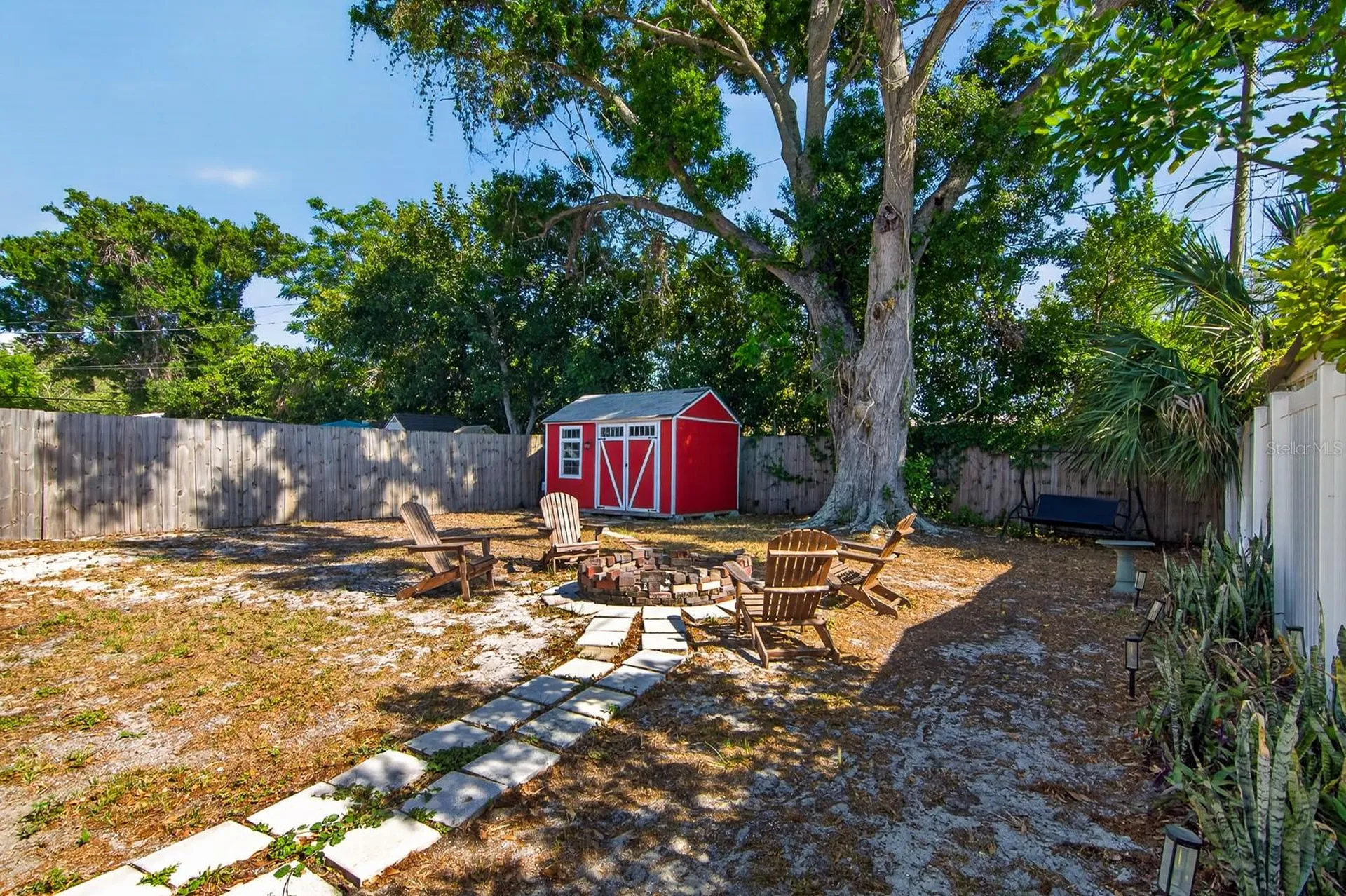 7142 34th Avenue N St Petersburg FL 33710