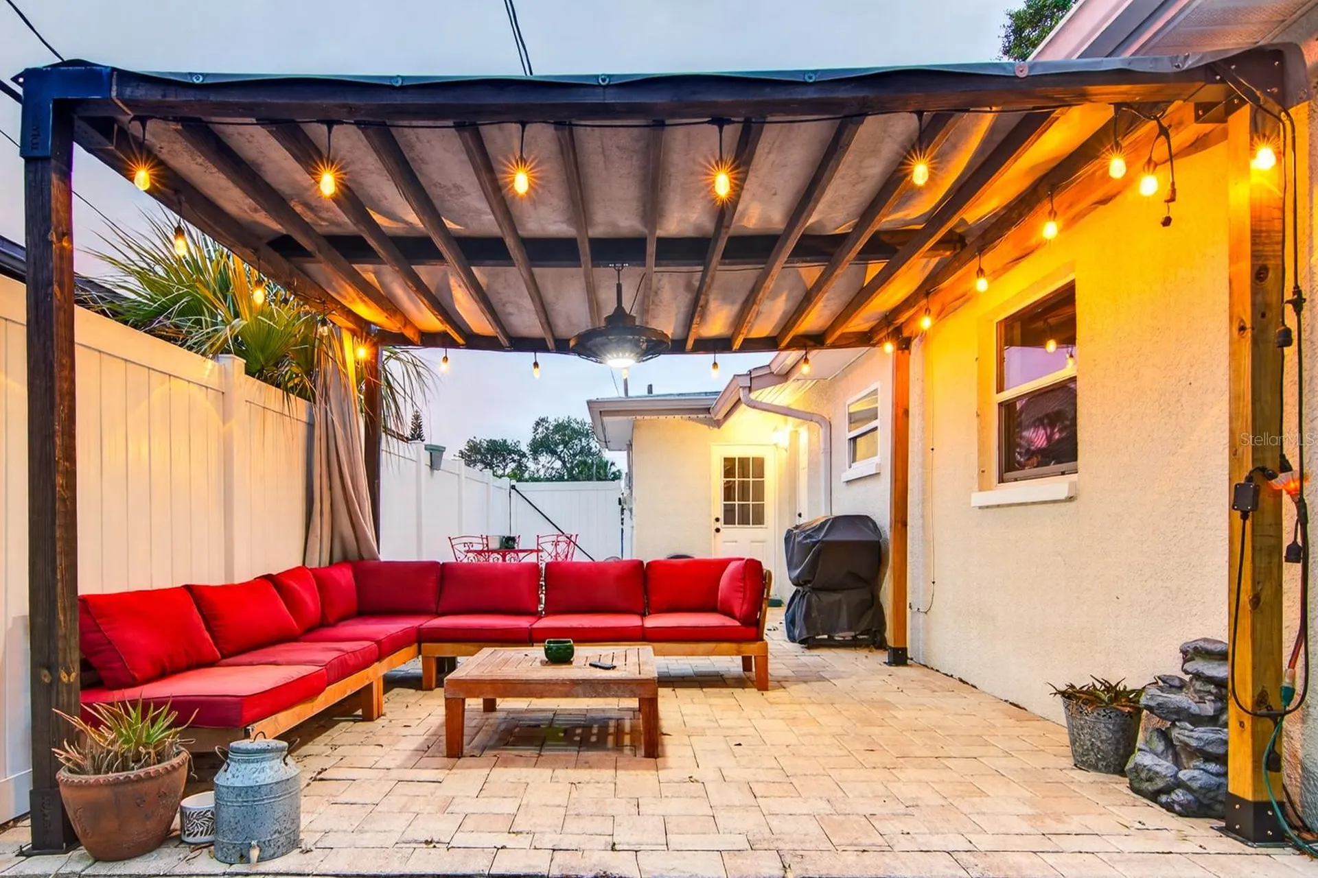 7142 34th Avenue N St Petersburg FL 33710