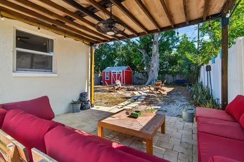 7142 34th Avenue N St Petersburg FL 33710