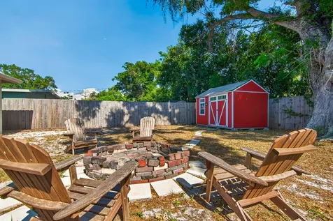 7142 34th Avenue N St Petersburg FL 33710