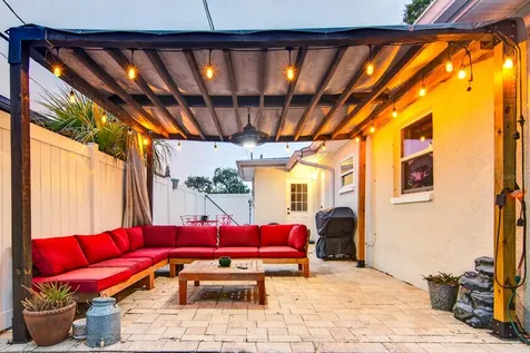 7142 34th Avenue N St Petersburg FL 33710
