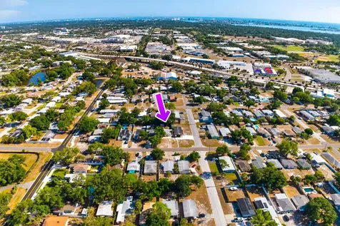 7142 34th Avenue N St Petersburg FL 33710