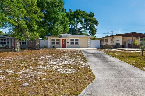 7142 34th Avenue N St Petersburg FL 33710