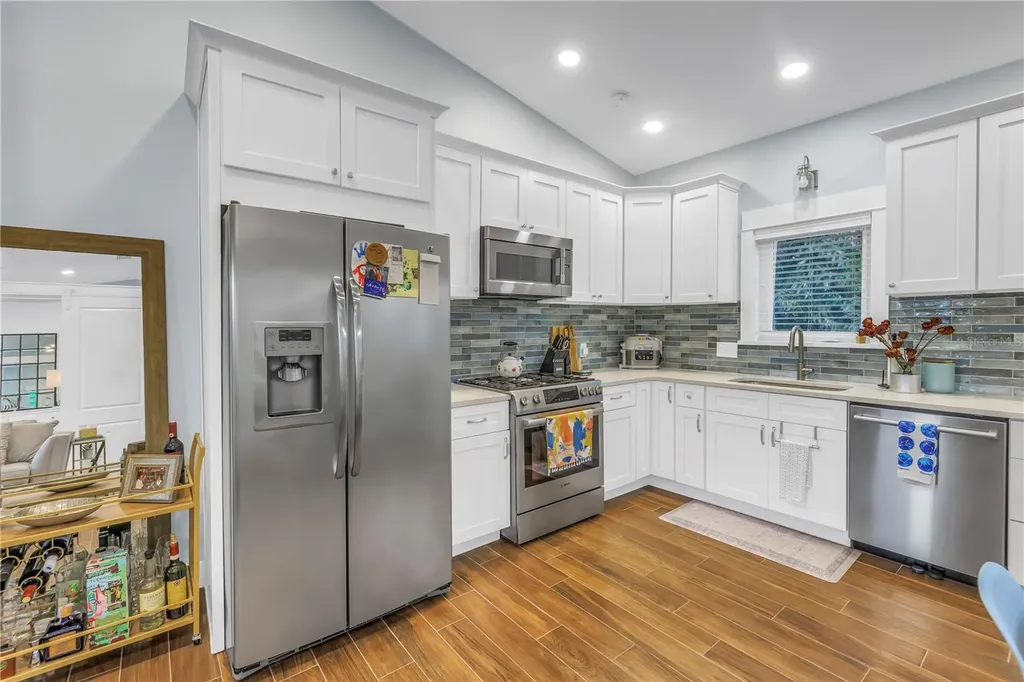436 12th Avenue NE St Petersburg FL 33701
