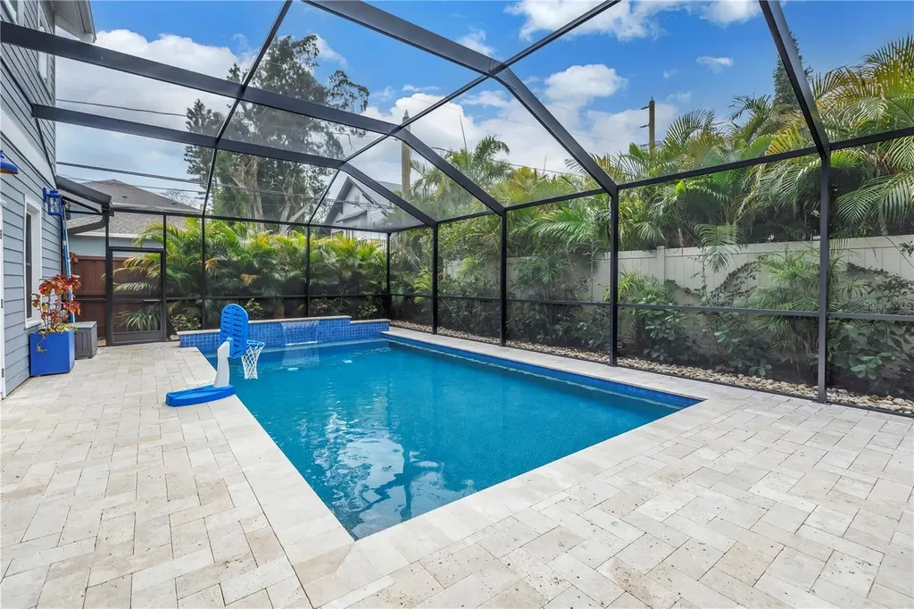 436 12th Avenue NE St Petersburg FL 33701