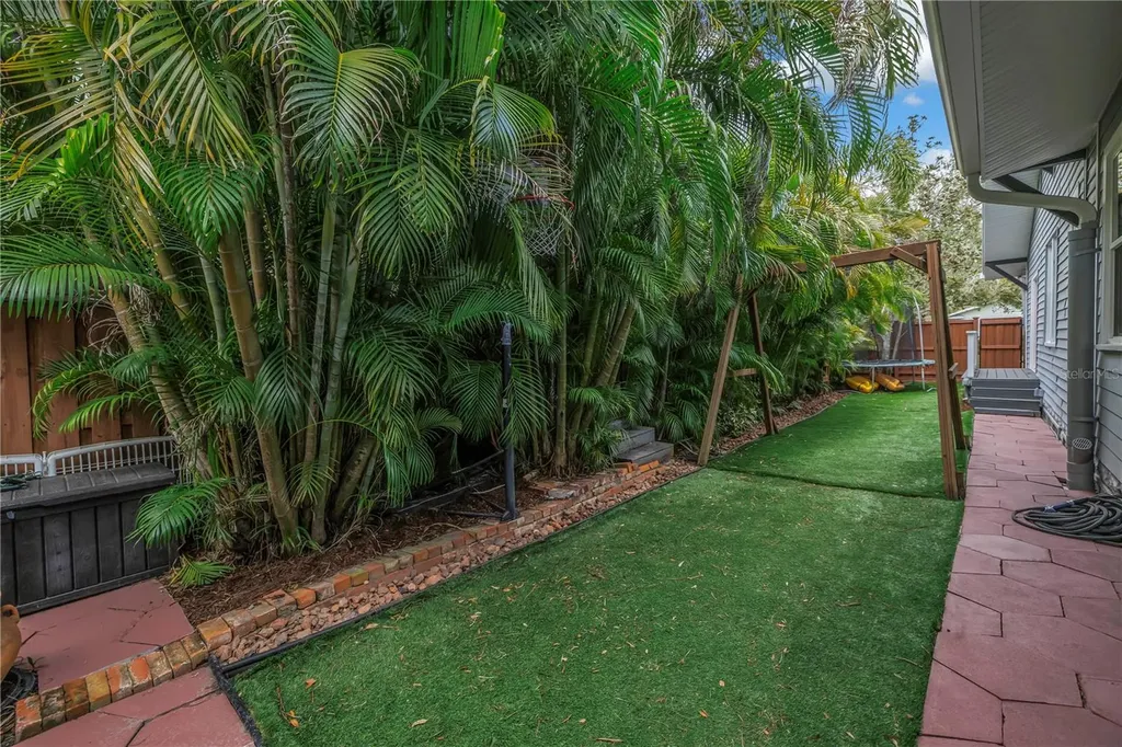 436 12th Avenue NE St Petersburg FL 33701