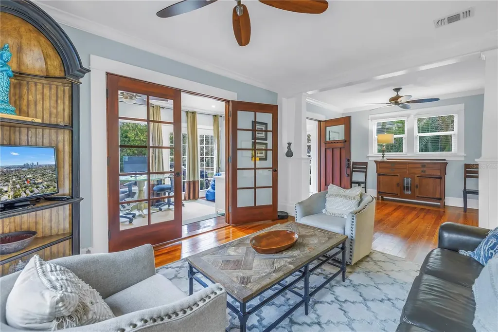 436 12th Avenue NE St Petersburg FL 33701