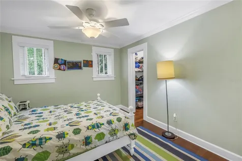 436 12th Avenue NE St Petersburg FL 33701