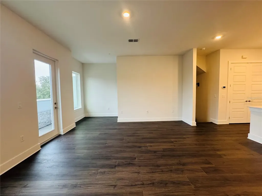 328 Center Lake Lane Oviedo FL 32765