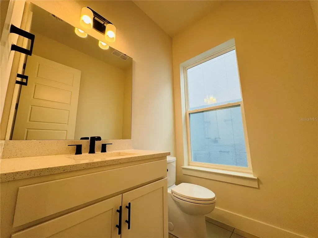 328 Center Lake Lane Oviedo FL 32765