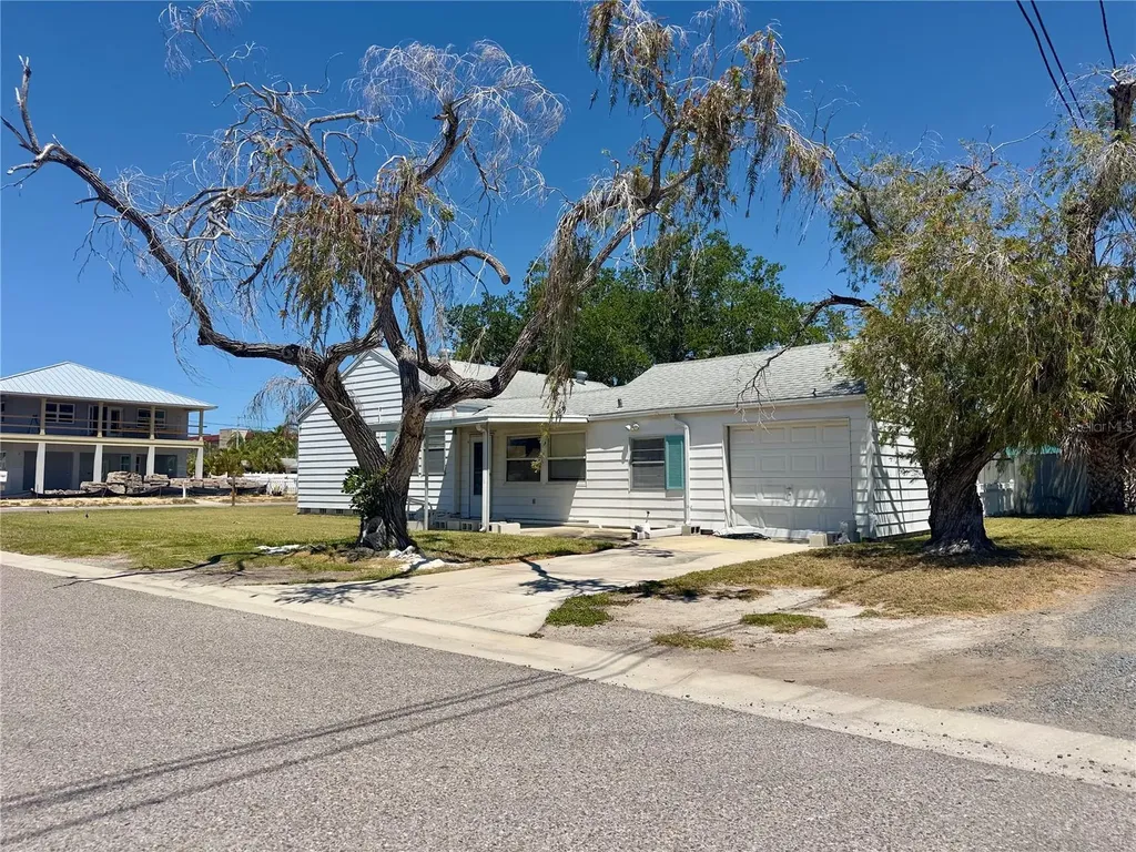 3050 Dupont Street S Gulfport FL 33707