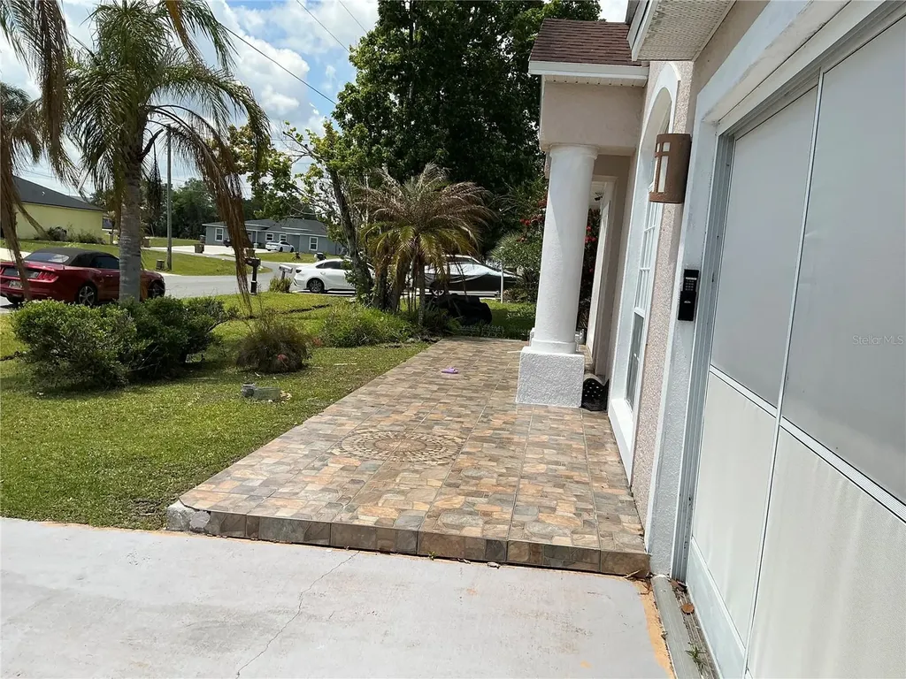 823 Ognon Court Kissimmee FL 34759