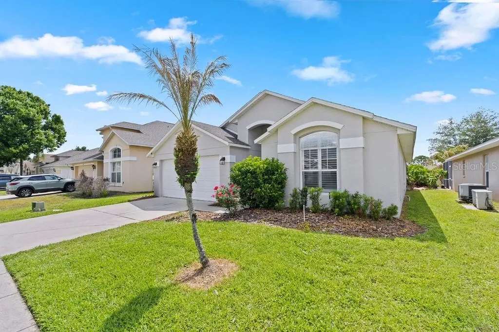 2916 Blooming Alamanda Loop Kissimmee FL 34747