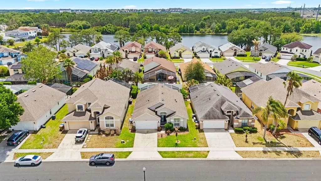 2916 Blooming Alamanda Loop Kissimmee FL 34747