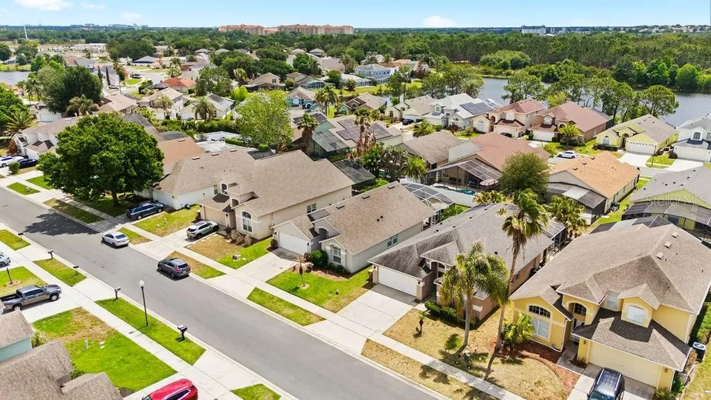 2916 Blooming Alamanda Loop Kissimmee FL 34747