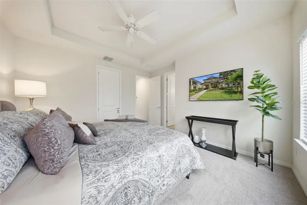 5920 Village Center Drive Lithia FL 33547
